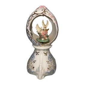 VINTAGE SCHMID PORCELAINE EGG 🦋BUTTERFLY MUSIC BOX PLAYS THEME FROM LOVE STORY